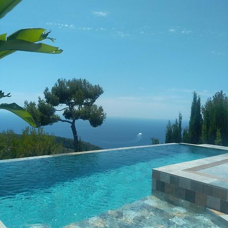 Eze - Appartement Dans Bas De Villa Avec Piscine Pres De Monaco エクステリア 写真
