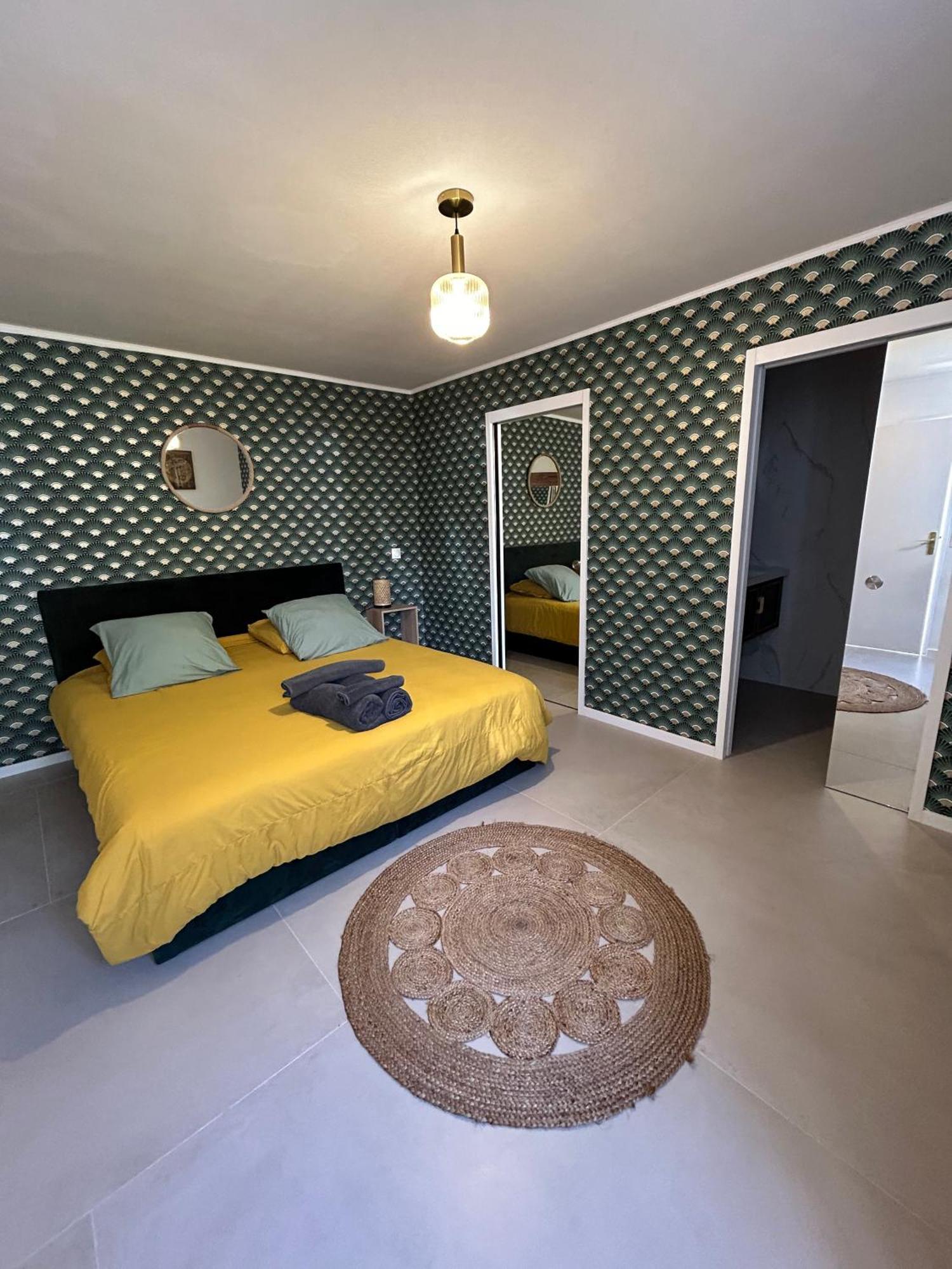 Eze - Appartement Dans Bas De Villa Avec Piscine Pres De Monaco エクステリア 写真