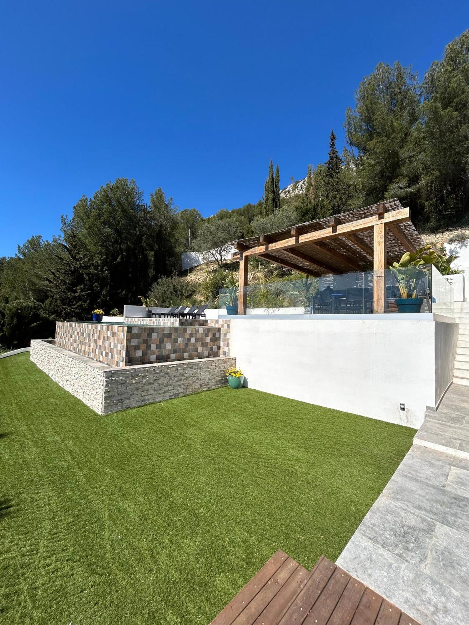 Eze - Appartement Dans Bas De Villa Avec Piscine Pres De Monaco エクステリア 写真